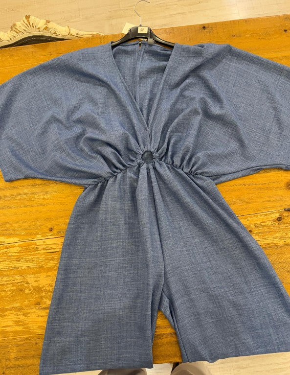 Mono azul con detalle en cintura