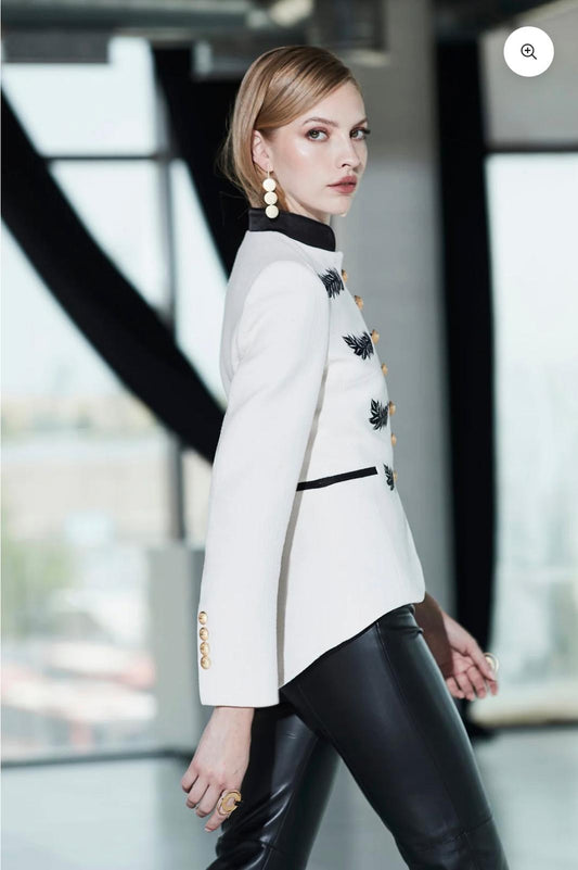 BLAZER BORDADA MARFIL RENATA LOVE