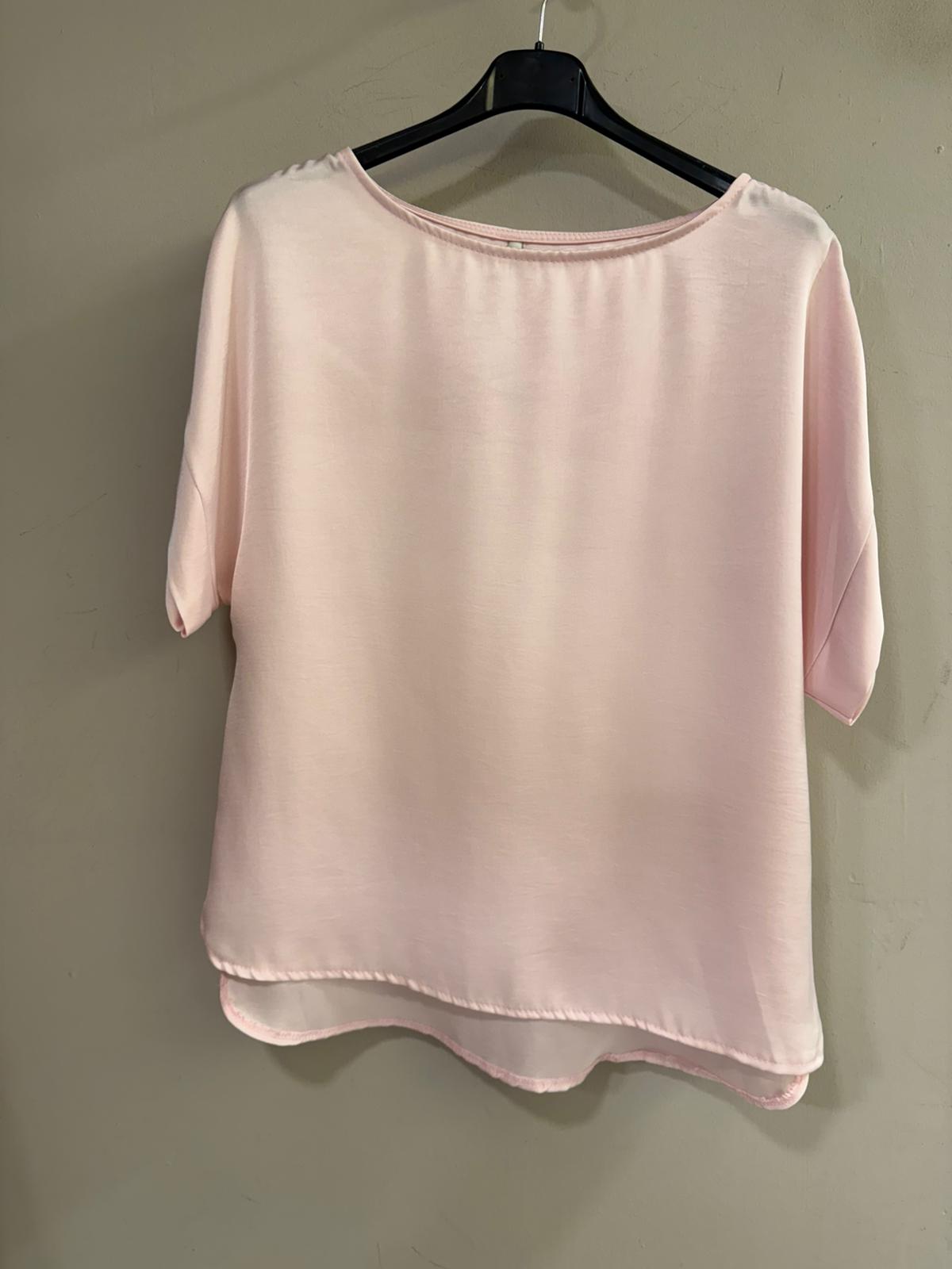 Blusa satinada de manga corta Cierre con dos botones