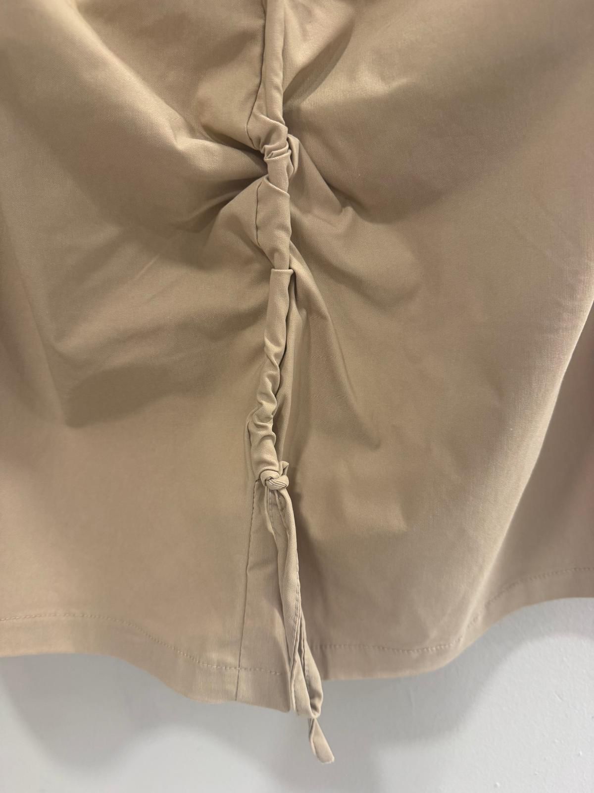 Vestido Camel Fruncido Vertical