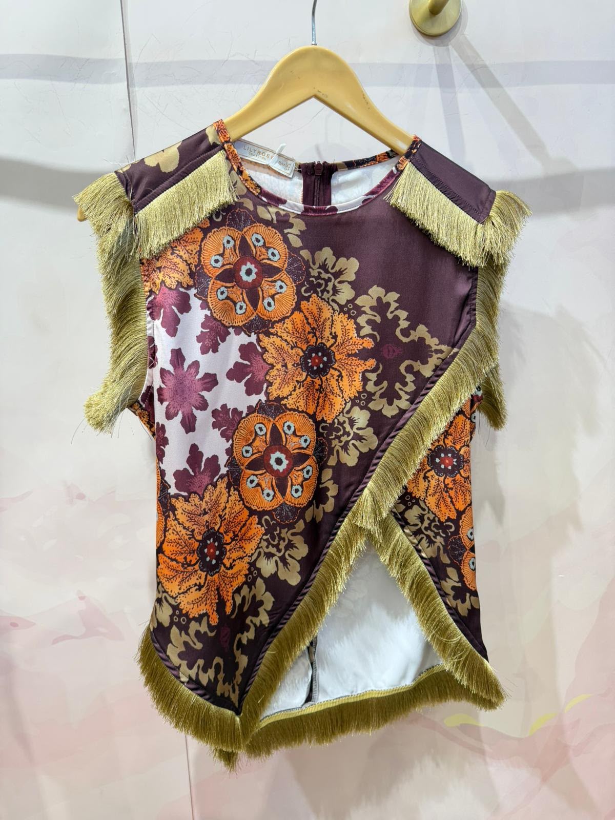 Blusa estampada burdeos flecos