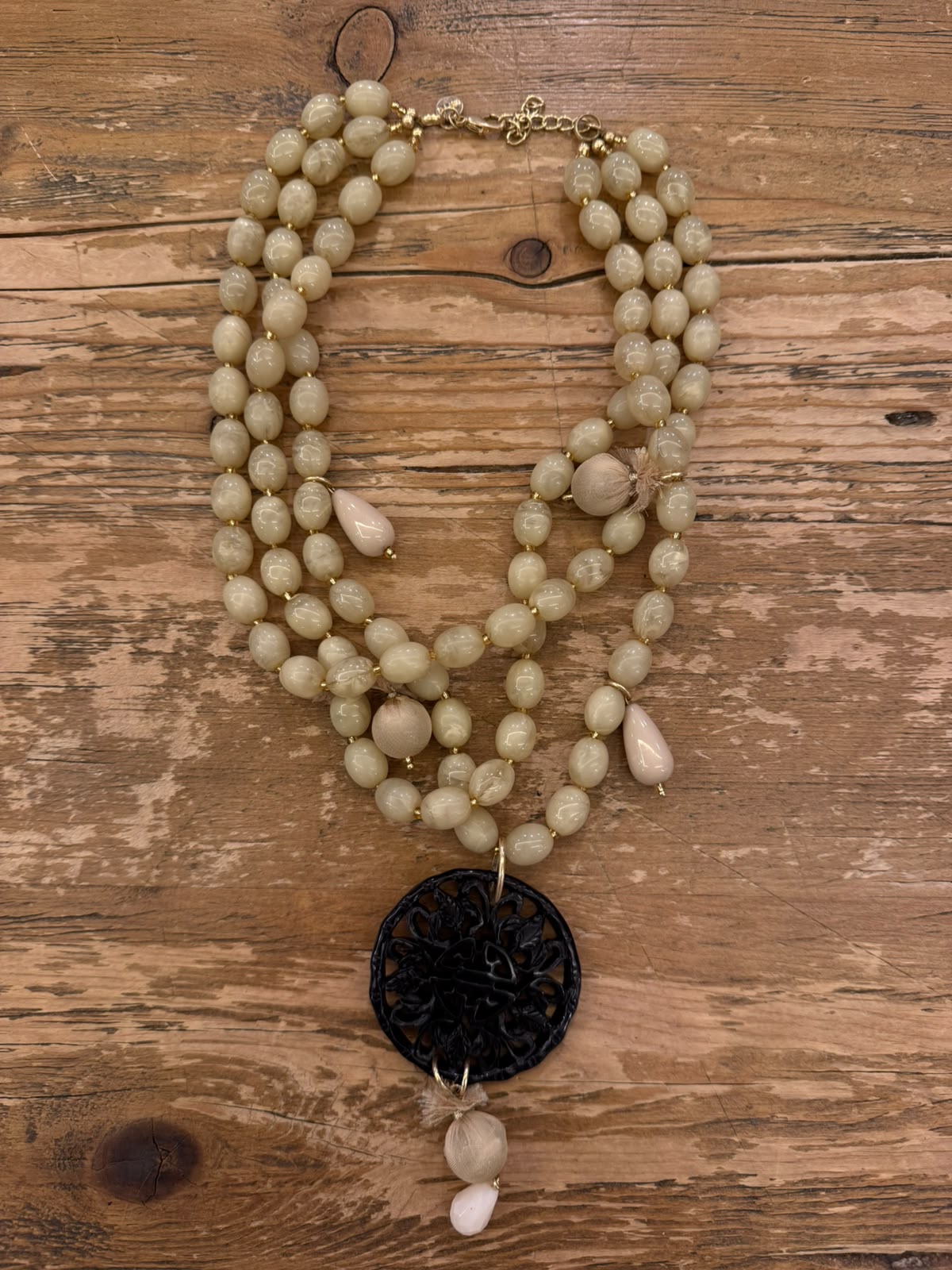 Collar tibetano triple vuelta