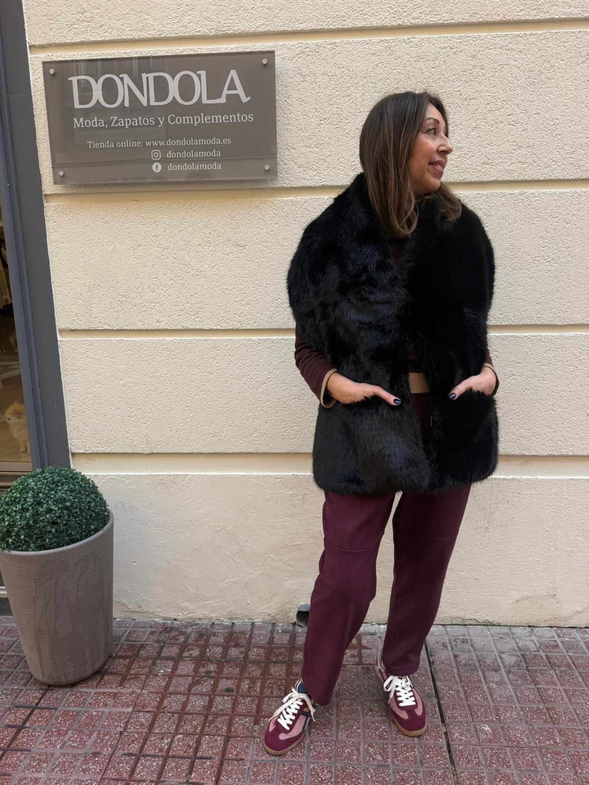 Estola Pelo Sintético - Complemento Elegante para Eventos