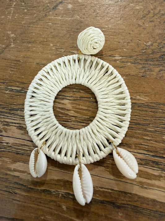 Pendientes Aro Tejido Fibra Natural con Conchitas