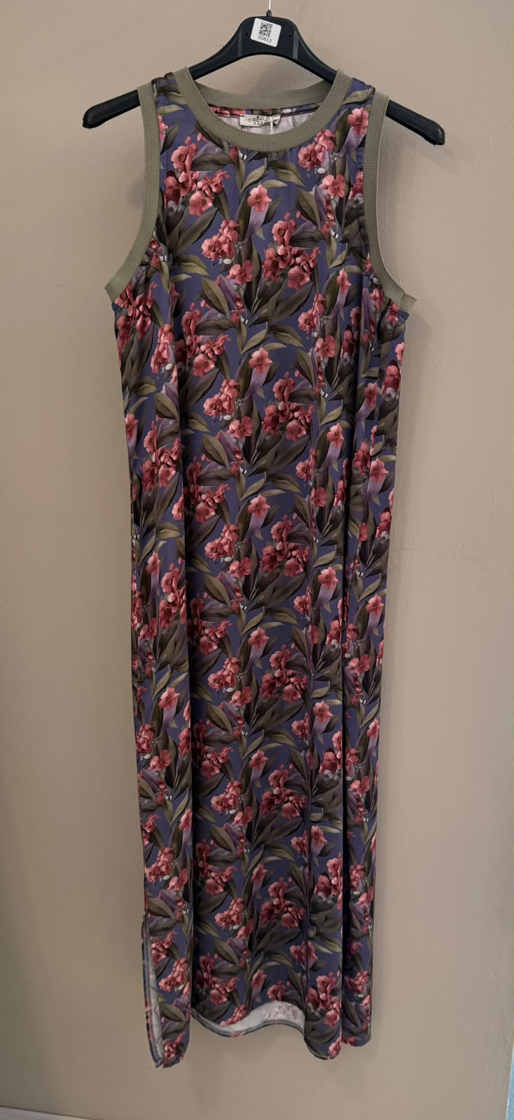 Vestido acabado rib satinado estampado floral