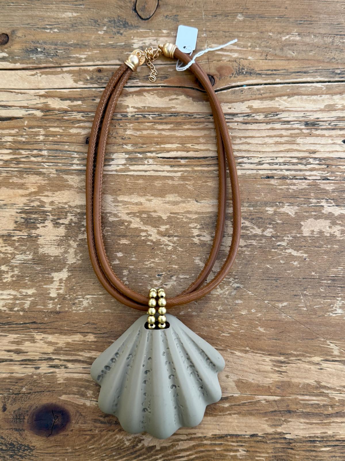 Collar Colgante Concha de Resina