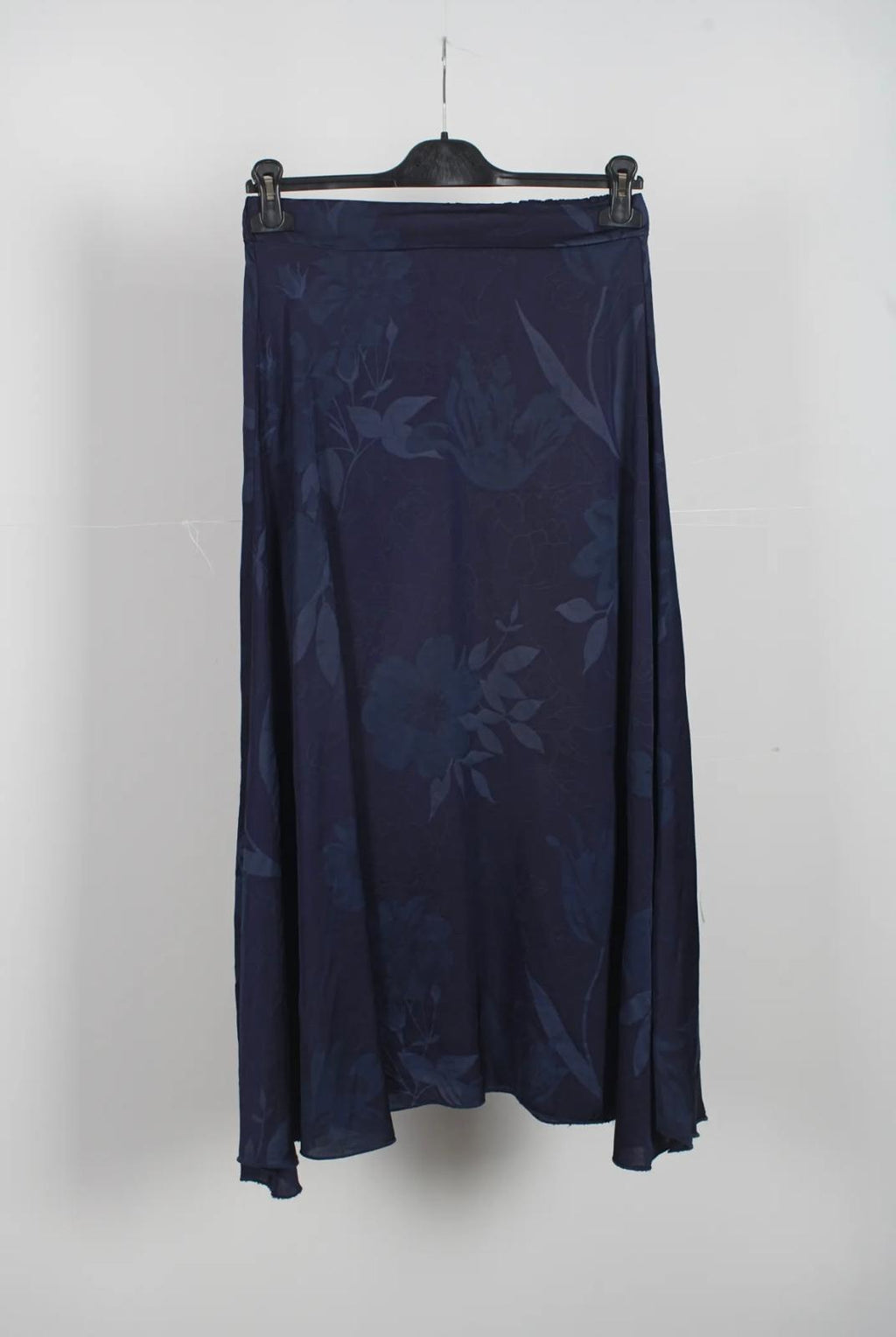 Falda satinada estampado floral DONDOLA