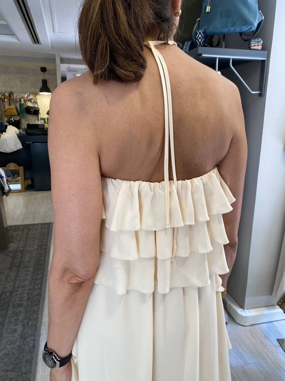 Vestido cuello halter flor y volantes DONDOLA