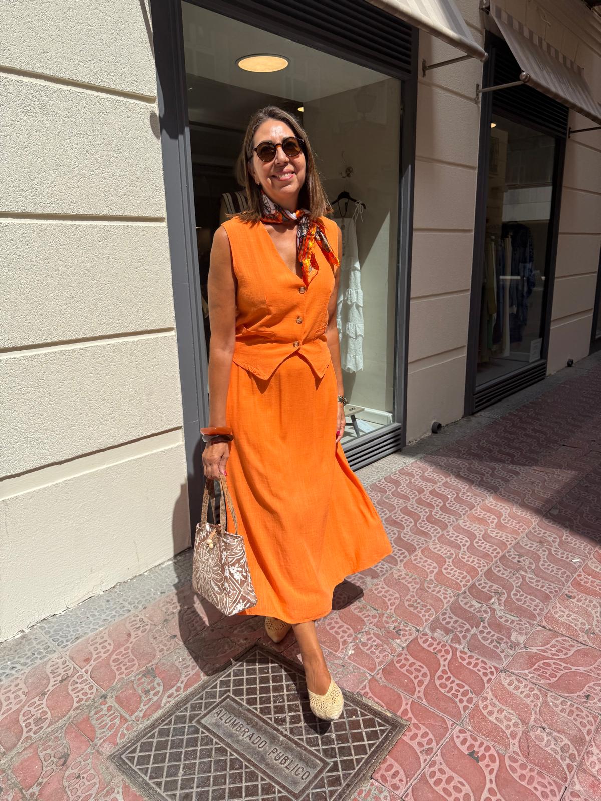 Conjunto naranja chaleco y falda con lino DONDOLA