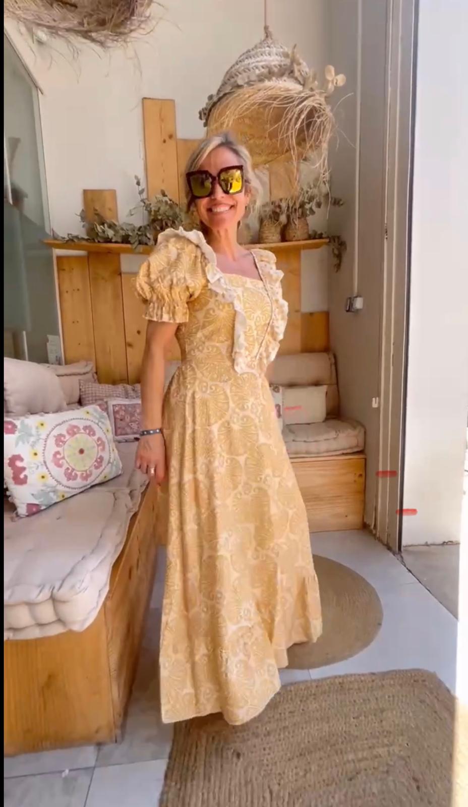 Vestido volantes en V en delantero DONDOLA