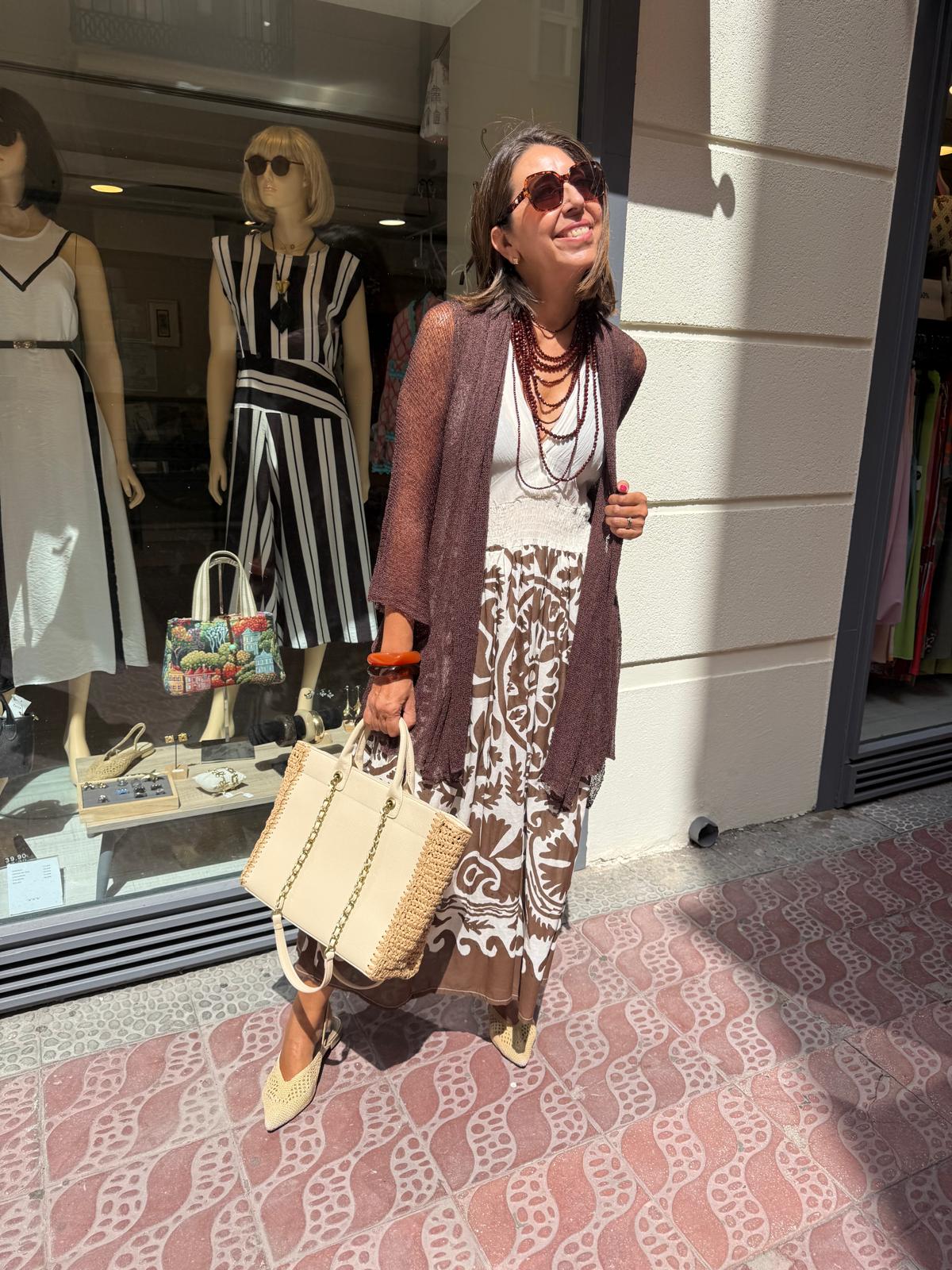 Vestido escote pico estampado chocolate DONDOLA