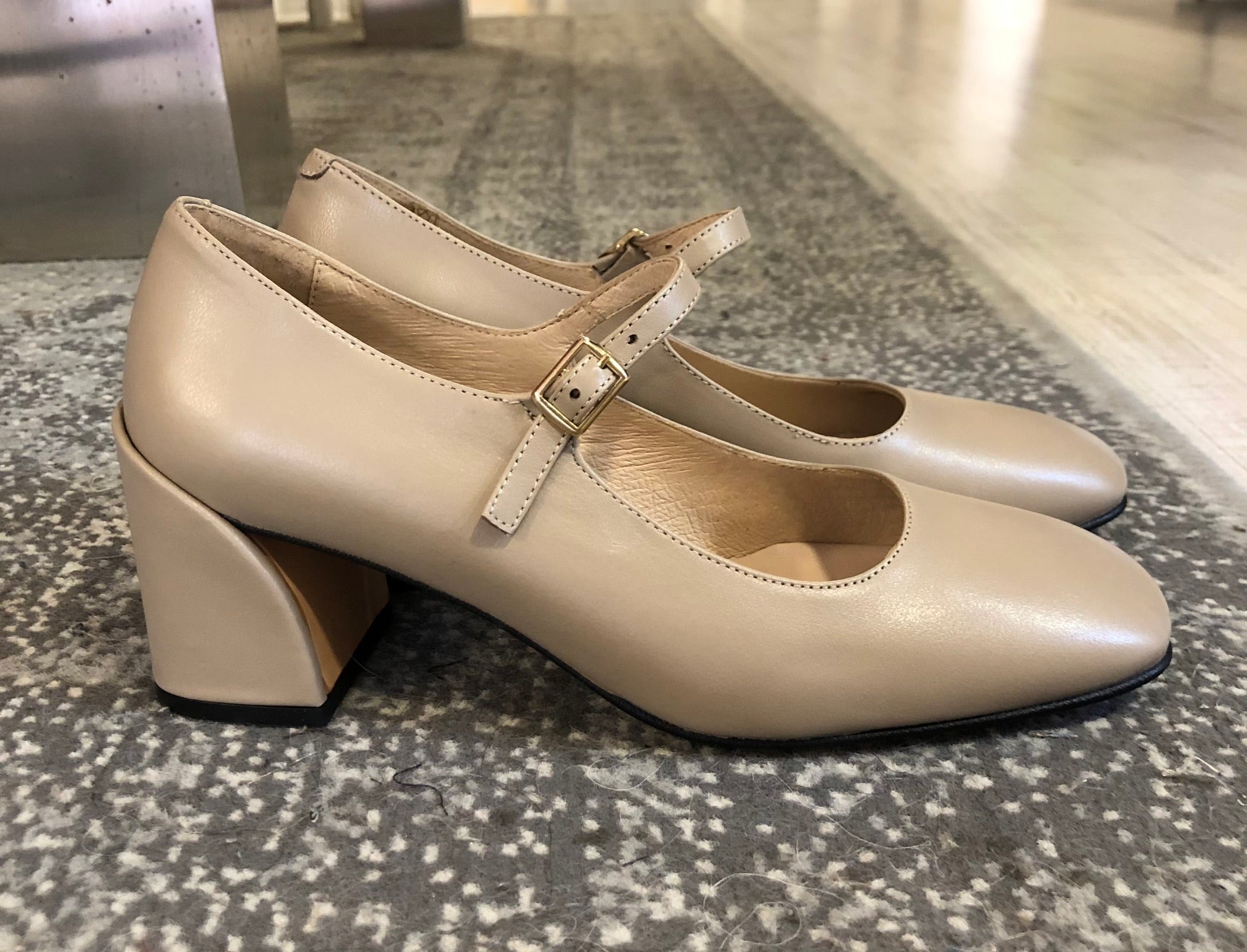 Merceditas(Mary Jane) de piel color visón “HOBBY”