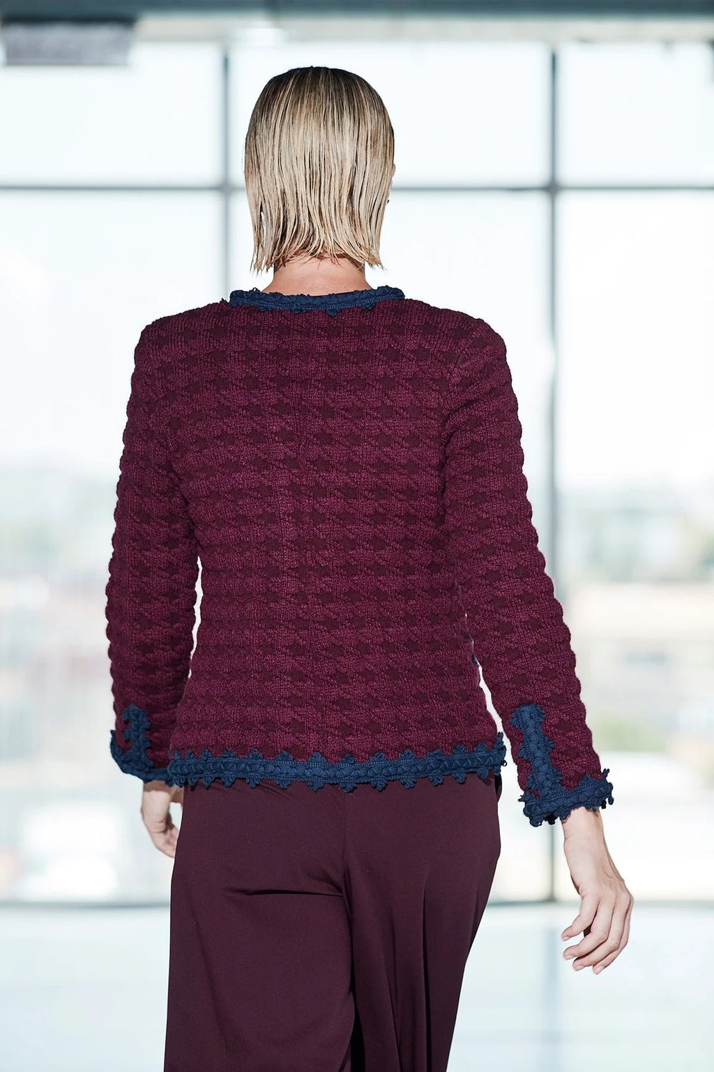 Chaqueta corta granate VIOLETTE “THE EXTREME COLLECTION”