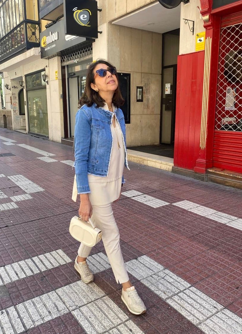 Chaqueta vaquera acabado desflecado DONDOLA