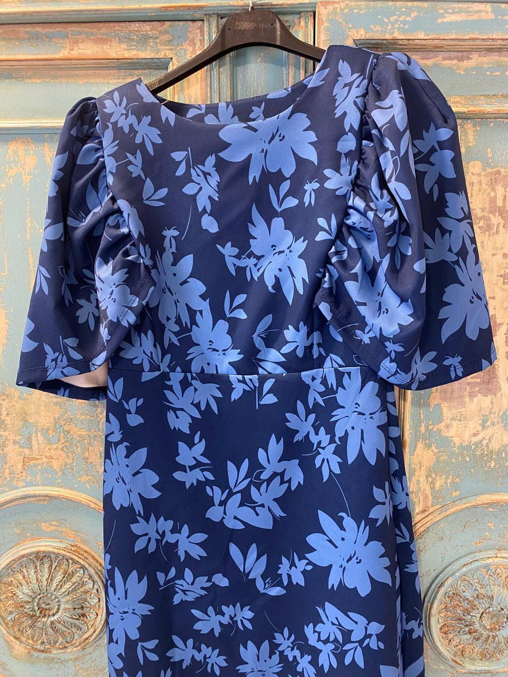 Vestido satinado floral mangas abullonadas DONDOLA