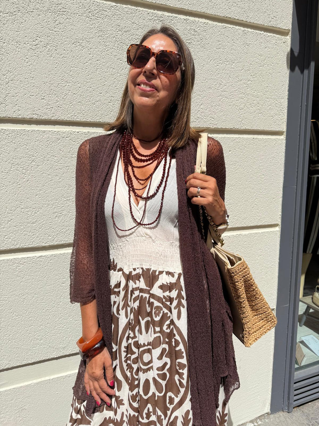 Vestido escote pico estampado chocolate DONDOLA