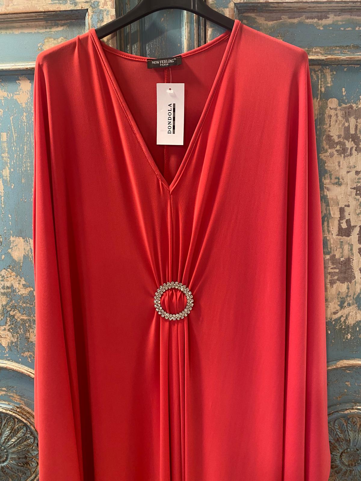 Vestido amplio coral broche brillos DONDOLA