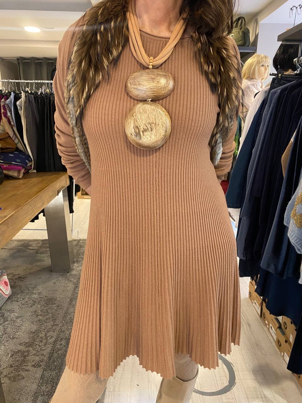 Vestido canalé camel DONDOLA