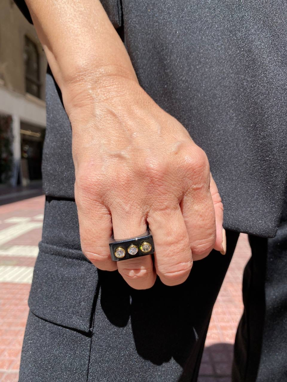 Anillo resina tres brillos DONDOLA