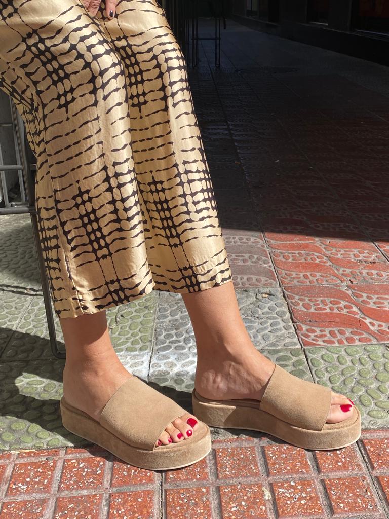 Pala de piel con plataforma “Hobby”