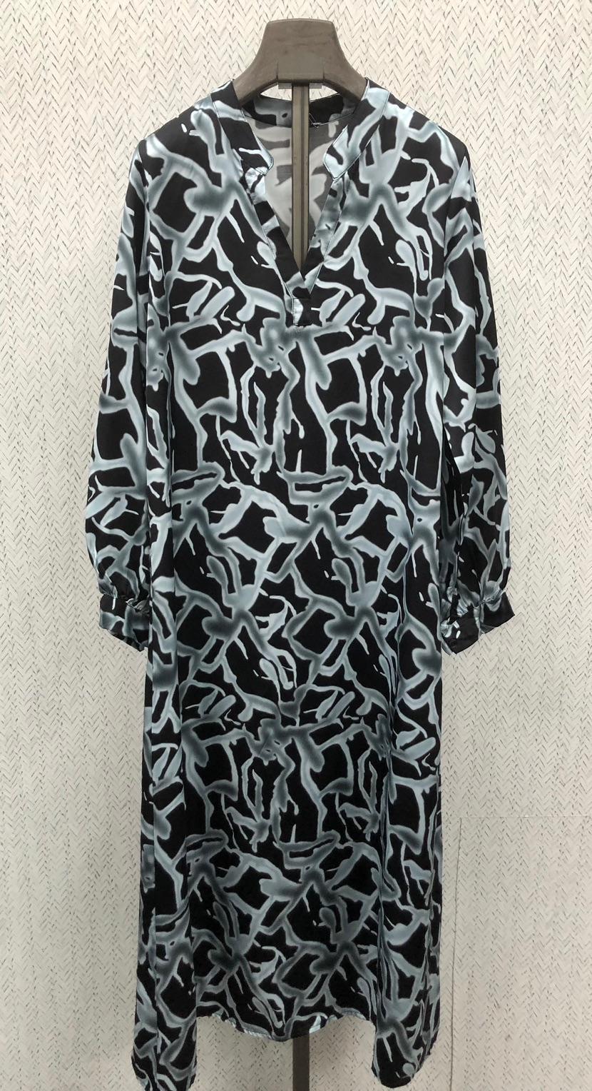 Vestido túnica satinado escote pico trazos DONDOLA