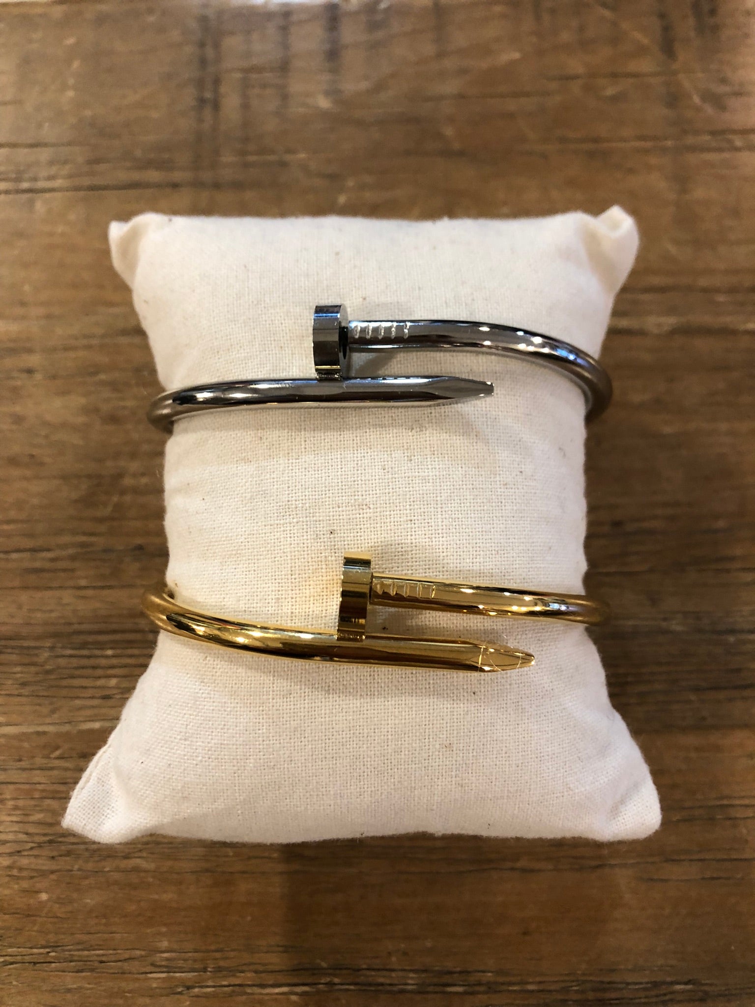 Pulsera clavo DONDOLA