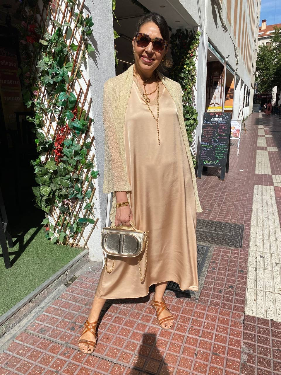 Vestido largo satinado cuello lúrex DONDOLA