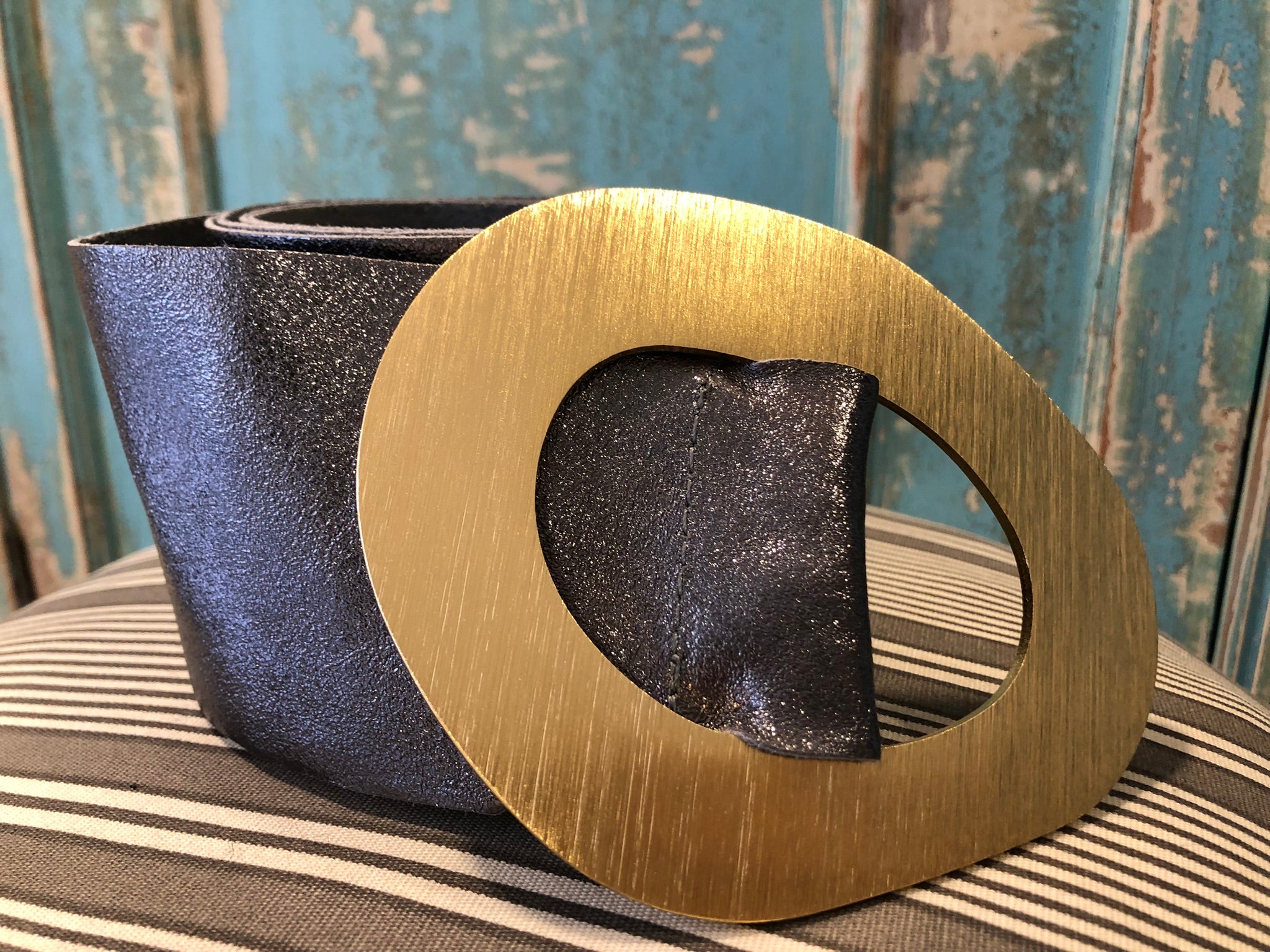 Cinturón piel hebilla dorada Dondola