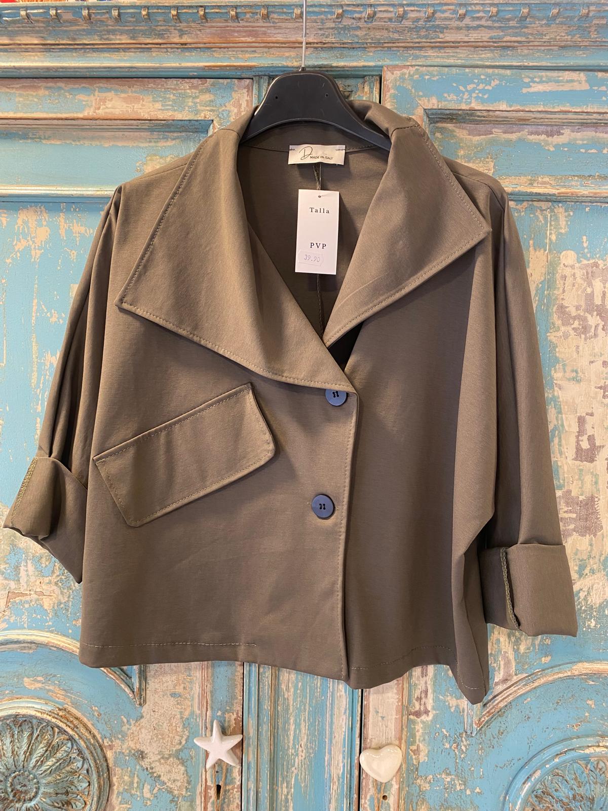Chaqueta corta de punto estilo gabardina DONDOLA