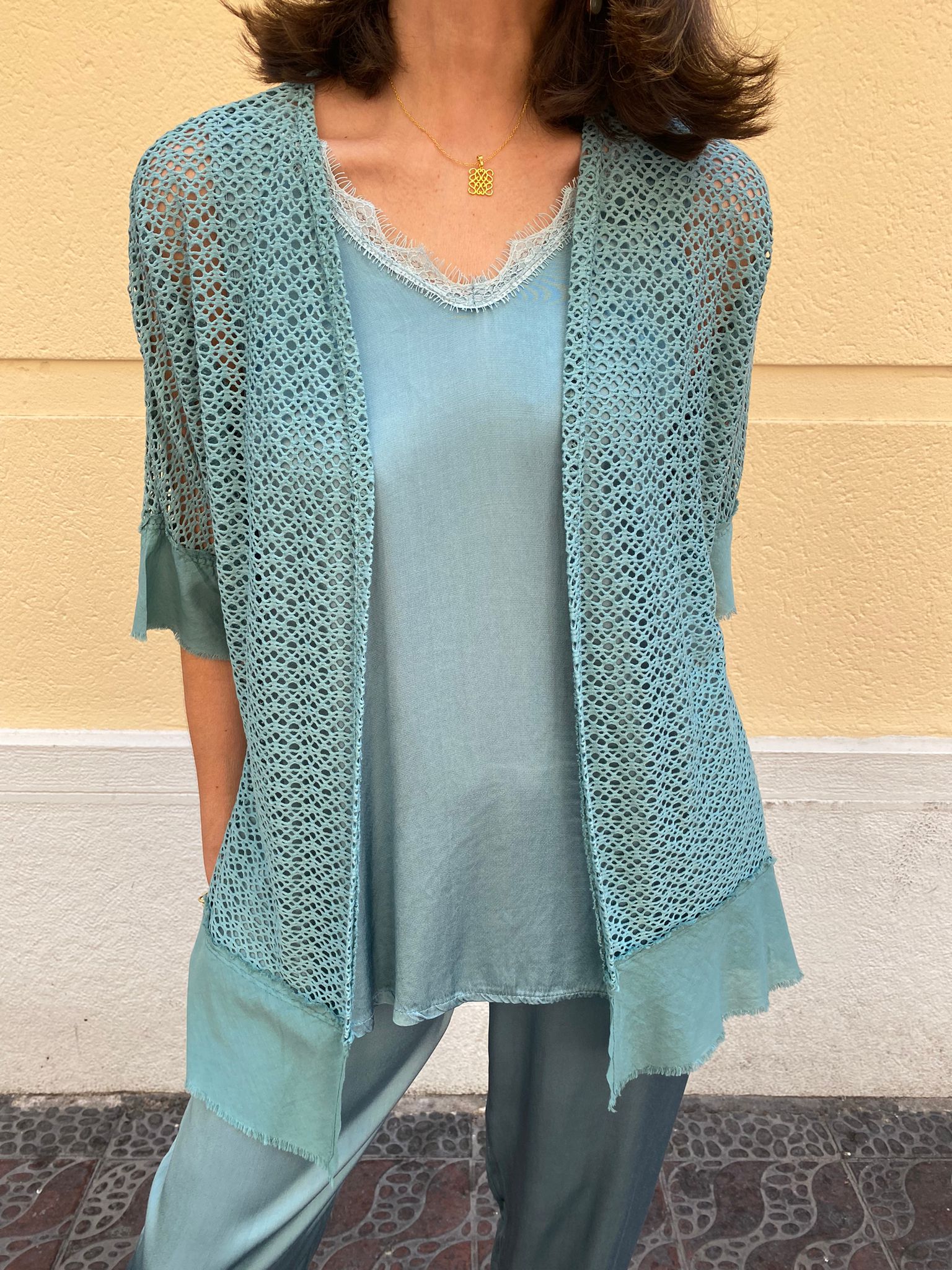 Kimono punto calado mangas y bajo a contraste DONDOLA