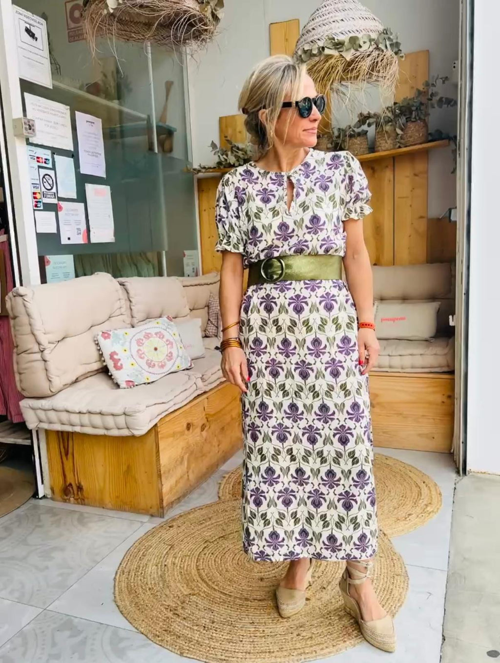 Vestido print hojas manga acabada en volante DONDOLA