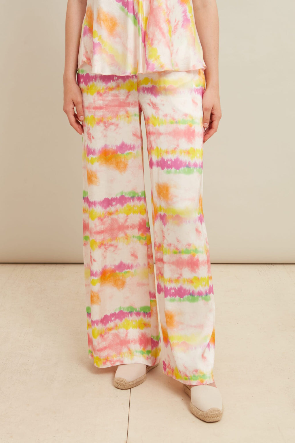 Pantalón palazzo satinado estampado tie dye multicolor "LAB COLLECTION"