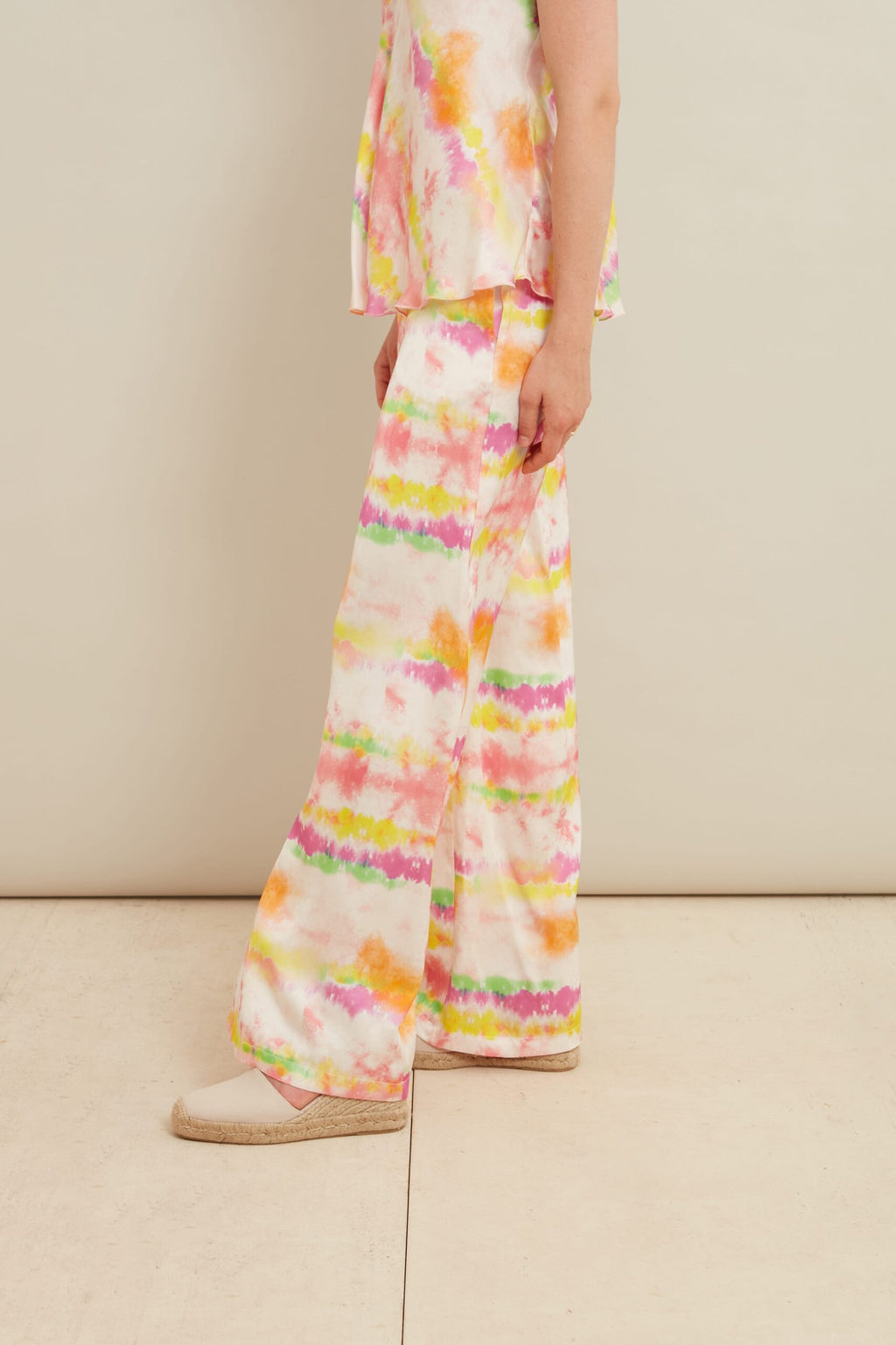 Pantalón palazzo satinado estampado tie dye multicolor "LAB COLLECTION"