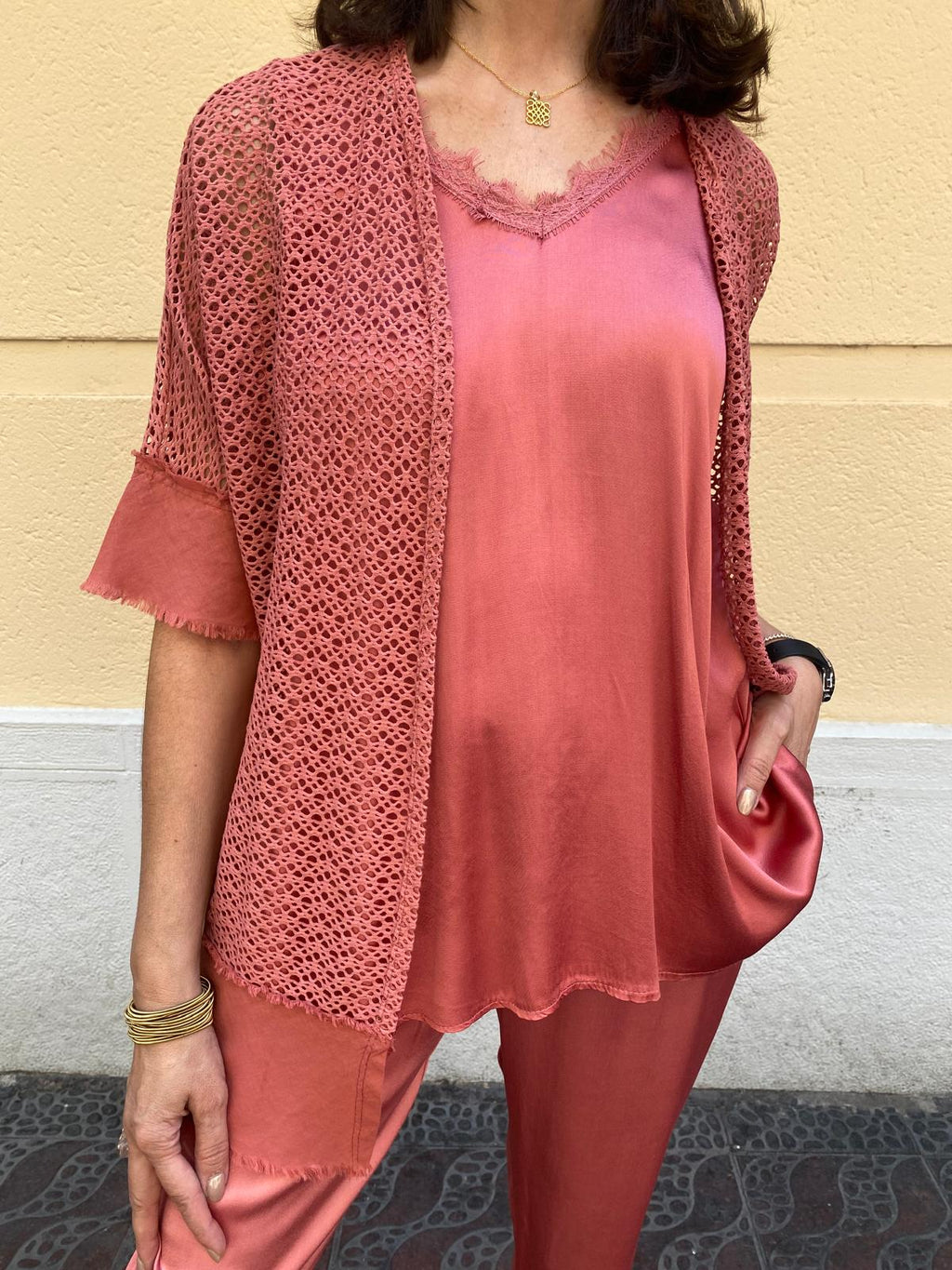 Kimono punto calado mangas y bajo a contraste DONDOLA