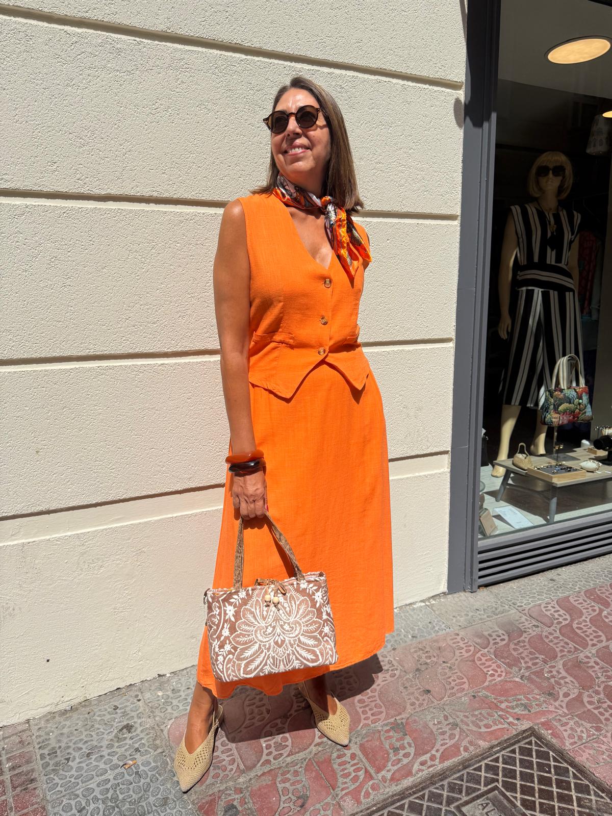 Conjunto naranja chaleco y falda con lino DONDOLA