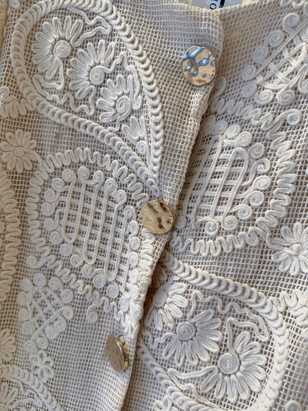 Chaqueta tejido algodón bordado color crudo DONDOLA