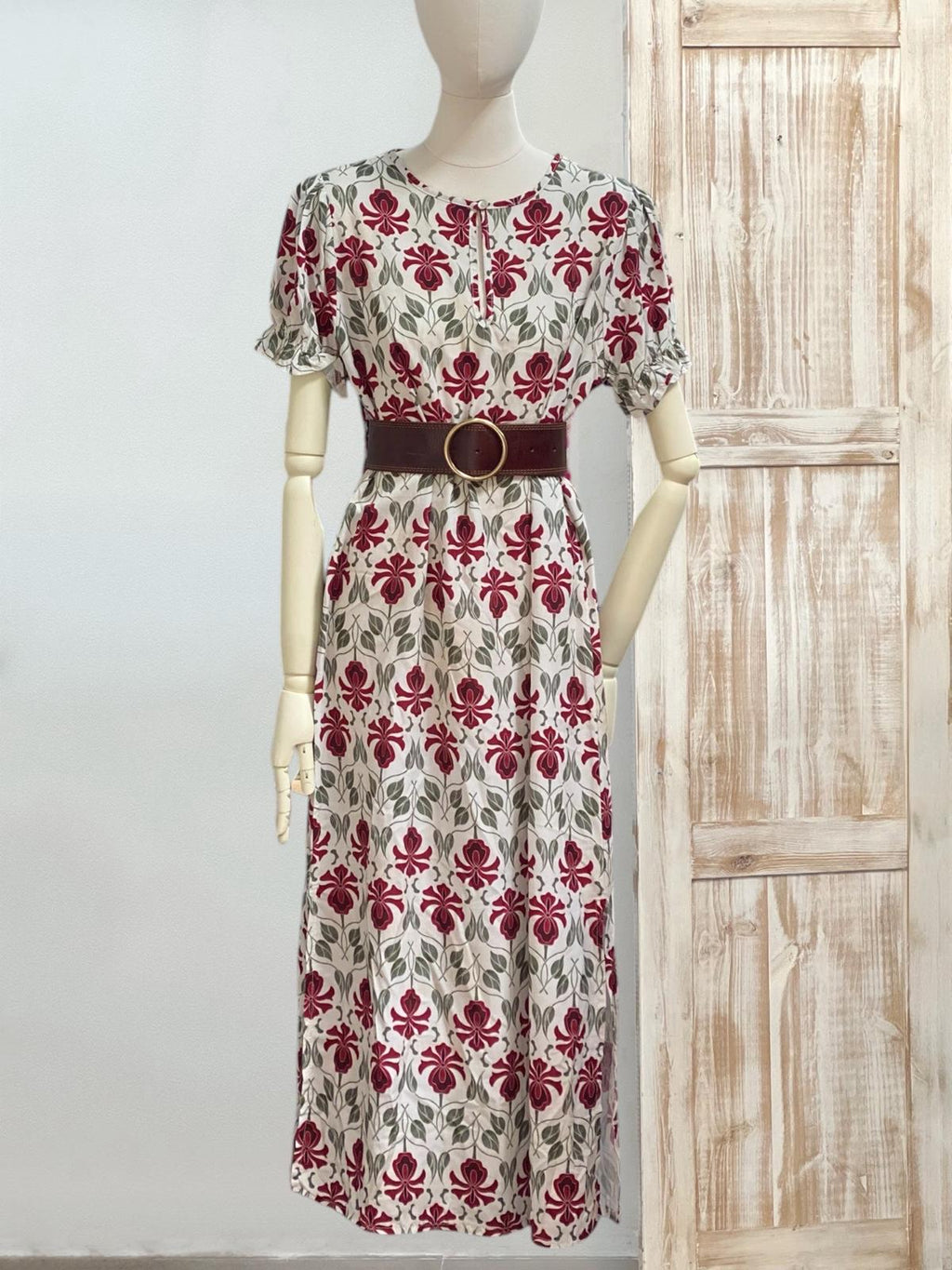 Vestido print hojas manga acabada en volante DONDOLA