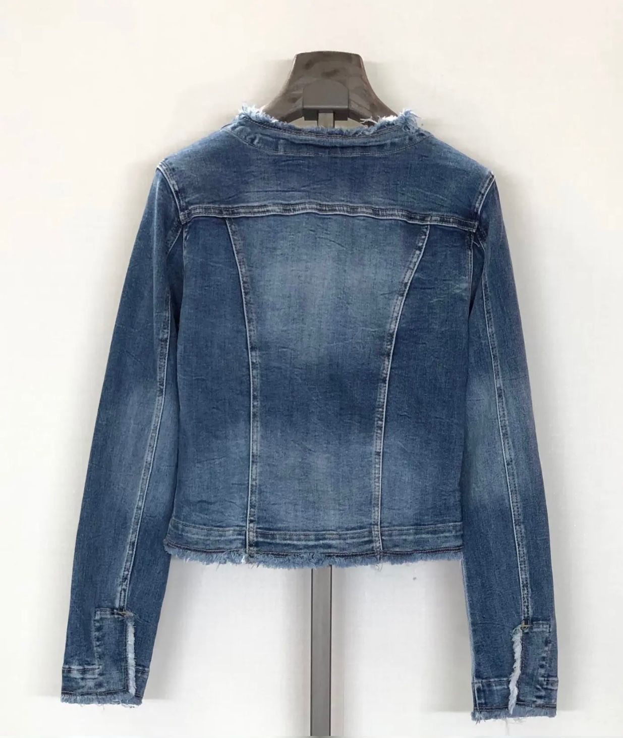 Chaqueta vaquera acabado desflecado DONDOLA