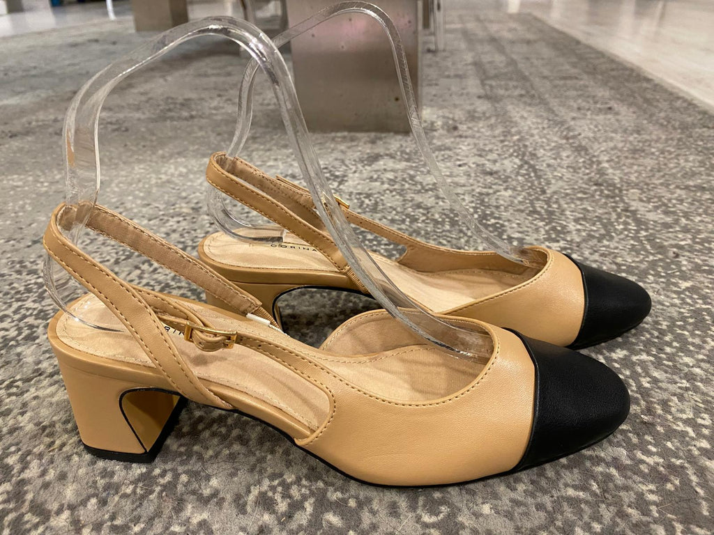 Zapato camel destalonado punta negra CORINA