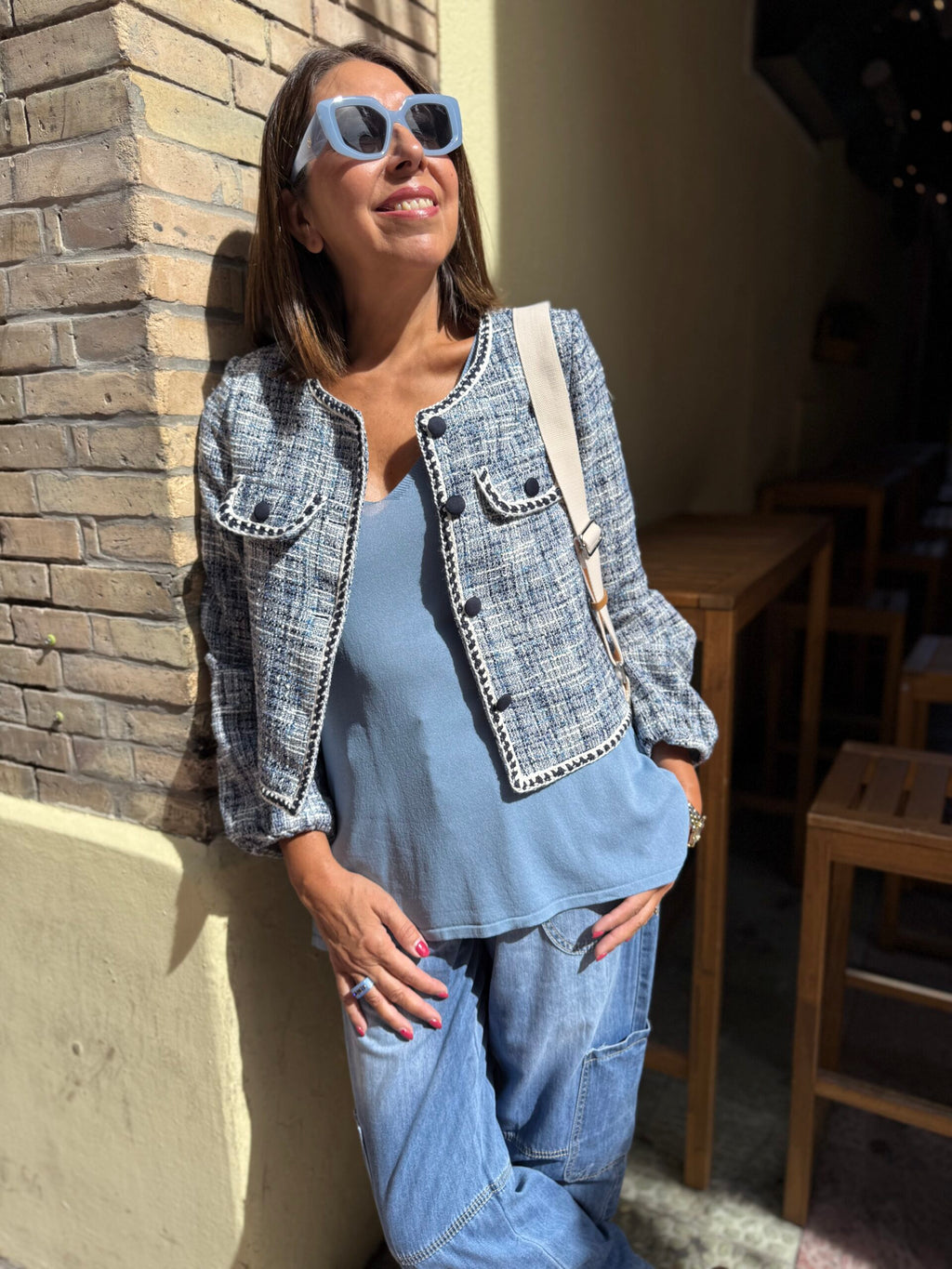 Chaqueta corta tweed tonos azules botones forrados DONDOLA