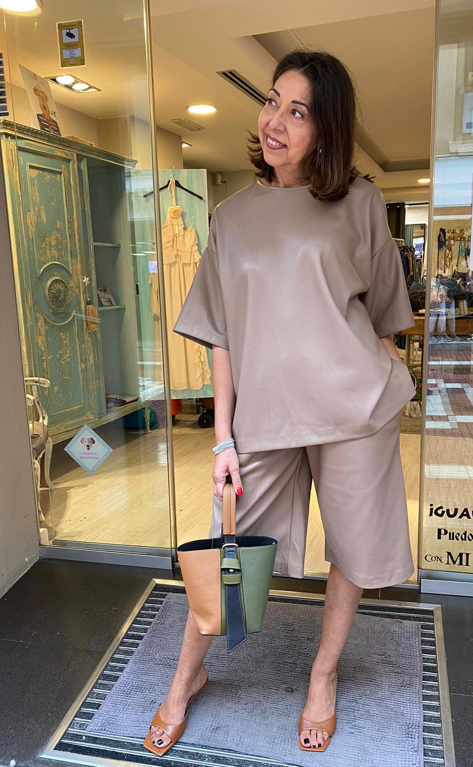 Bermuda polipiel cintura elástica DONDOLA