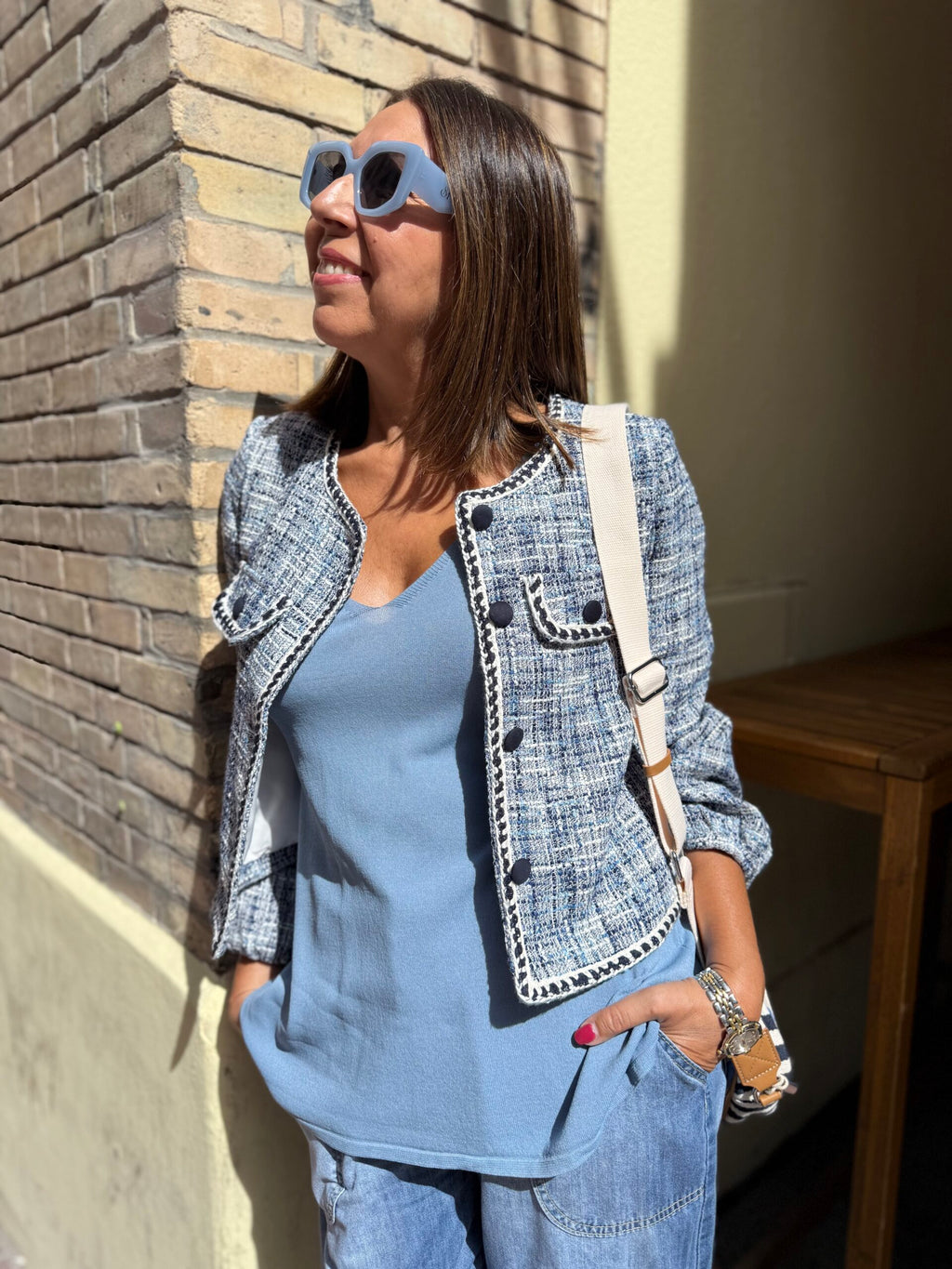 Chaqueta corta tweed tonos azules botones forrados DONDOLA