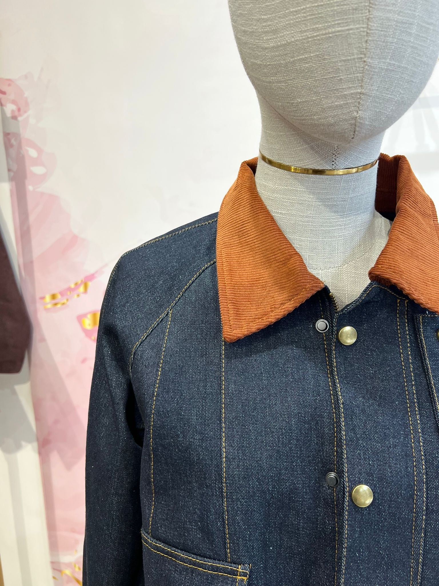 Chaqueta vaquera pespuntes cuello pana DONDOLA