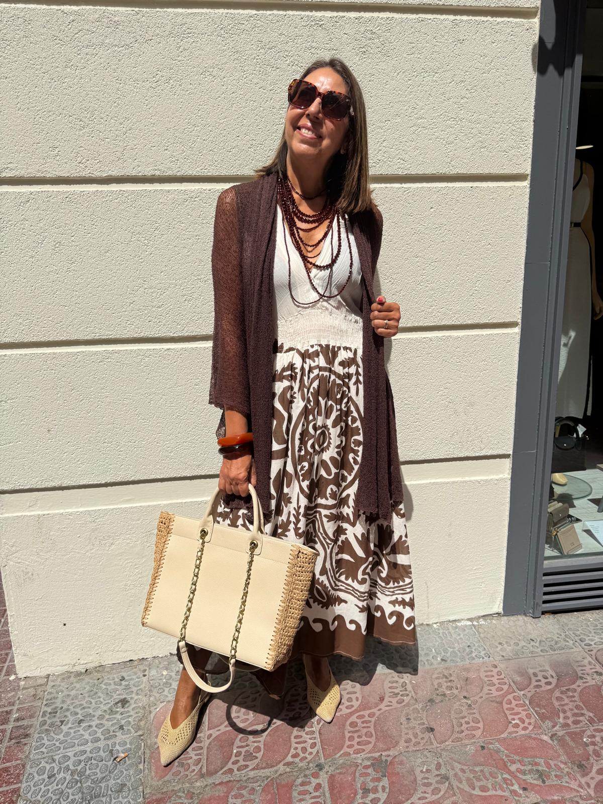 Vestido escote pico estampado chocolate DONDOLA