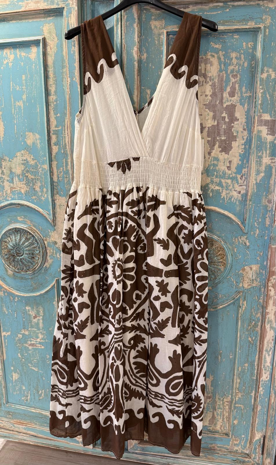 Vestido escote pico estampado chocolate DONDOLA