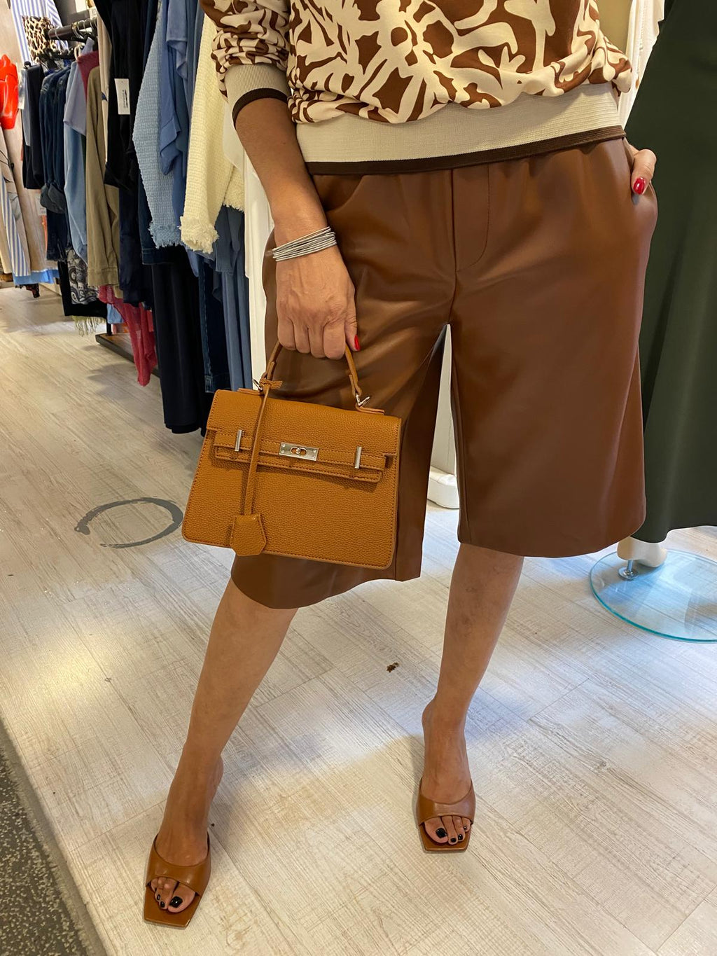 Bermuda polipiel cintura elástica DONDOLA