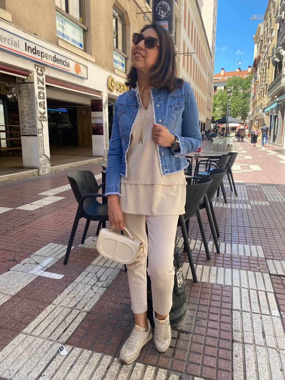 Chaqueta vaquera acabado desflecado DONDOLA