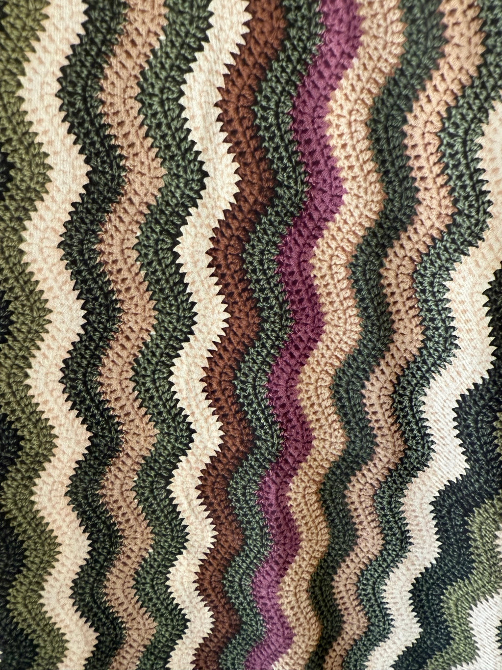 Vestido punto seda zig zag escote pico lúrex DONDOLA