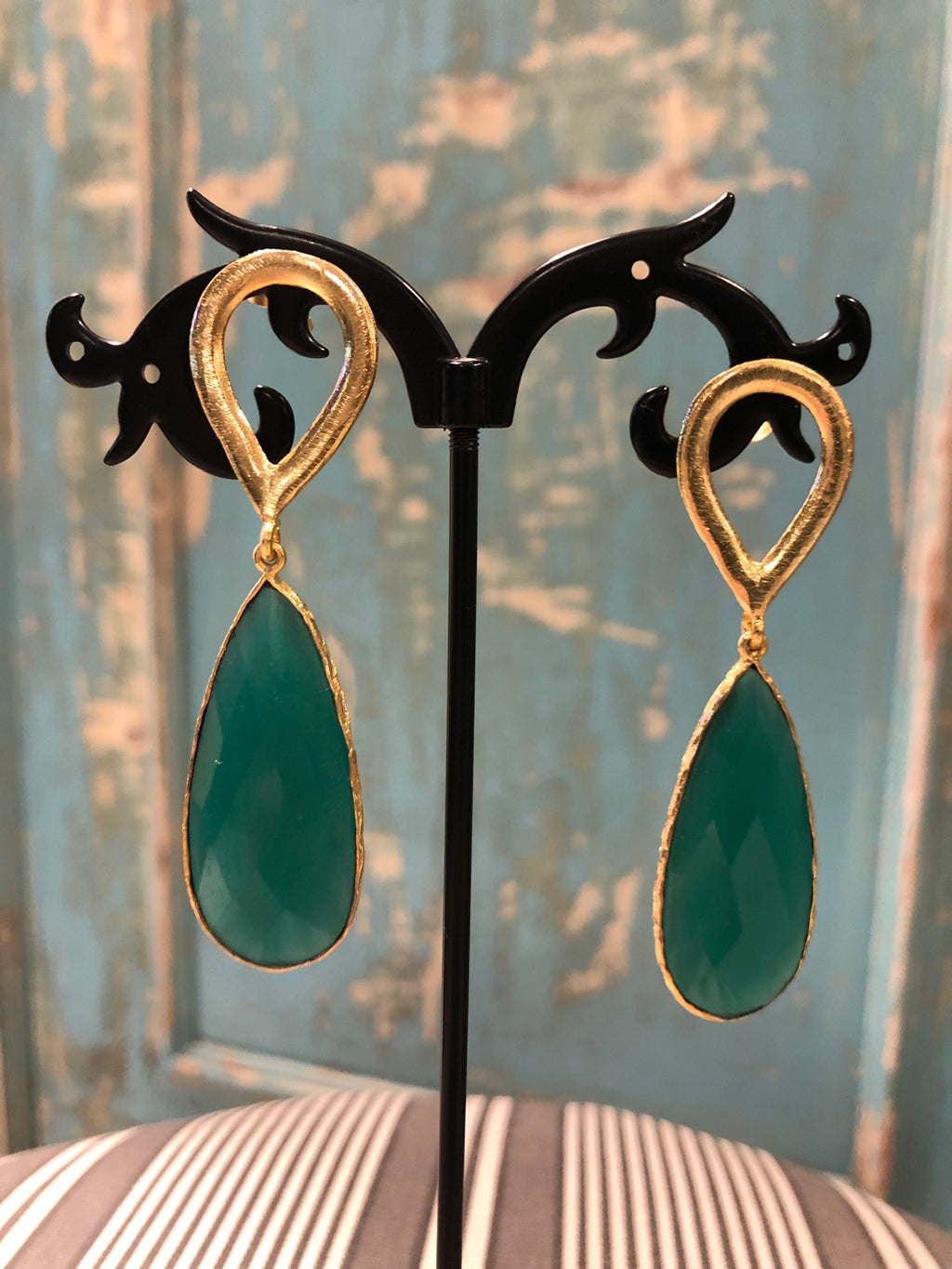 Pendientes piedra en lágrima “Alibey”