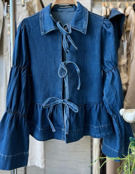 Chaqueta Vaquera con lazadas y volante